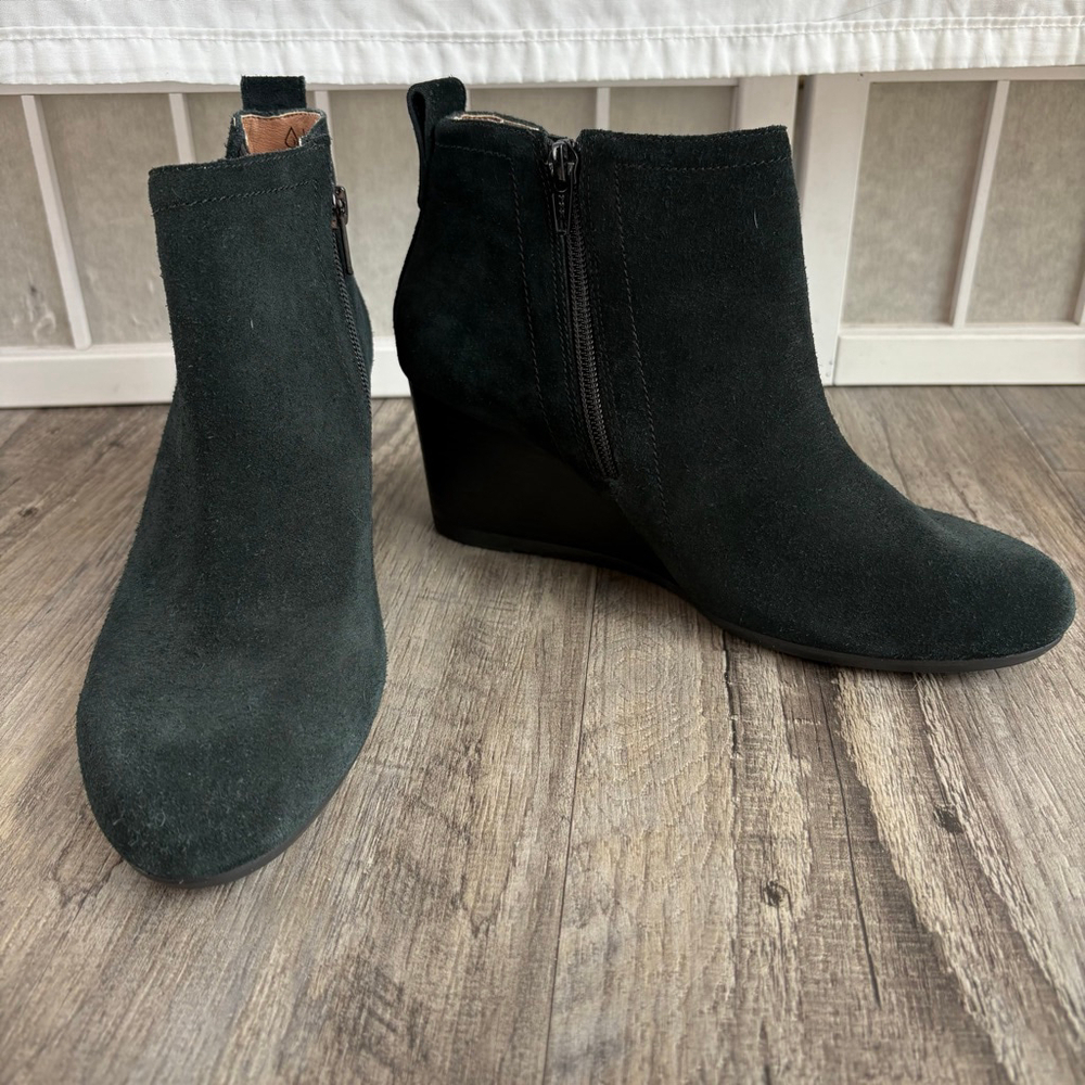 Vionic suede Paloma Wedge Booties Black Size 7.5 zip up ankle boots leather
